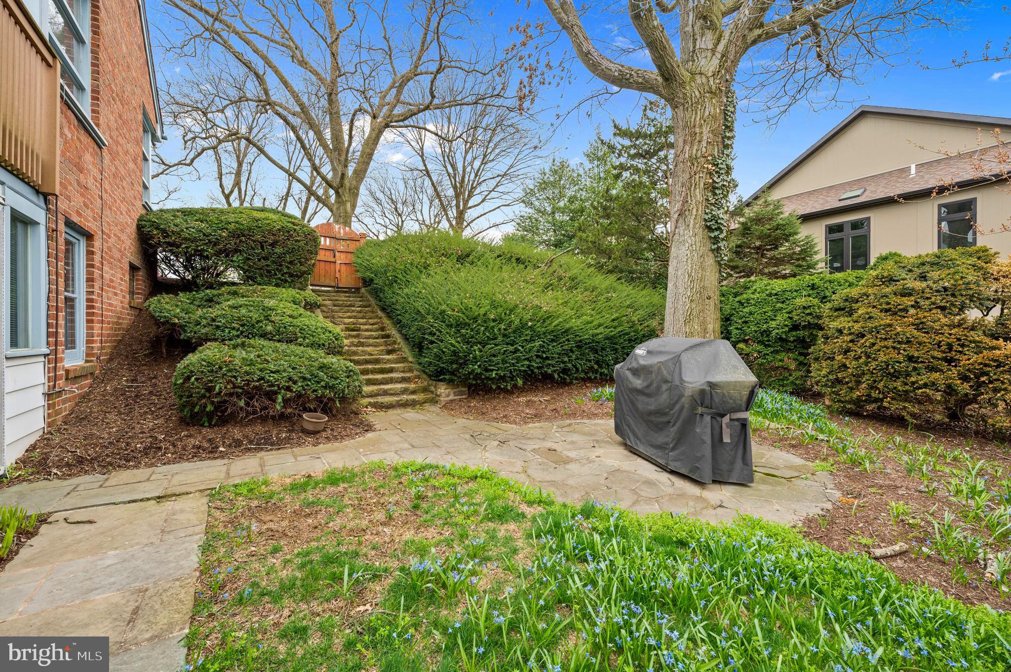 97 Grandview Boulevard Reading, PA 19609 - Photo 60 of 64 Side grilling space