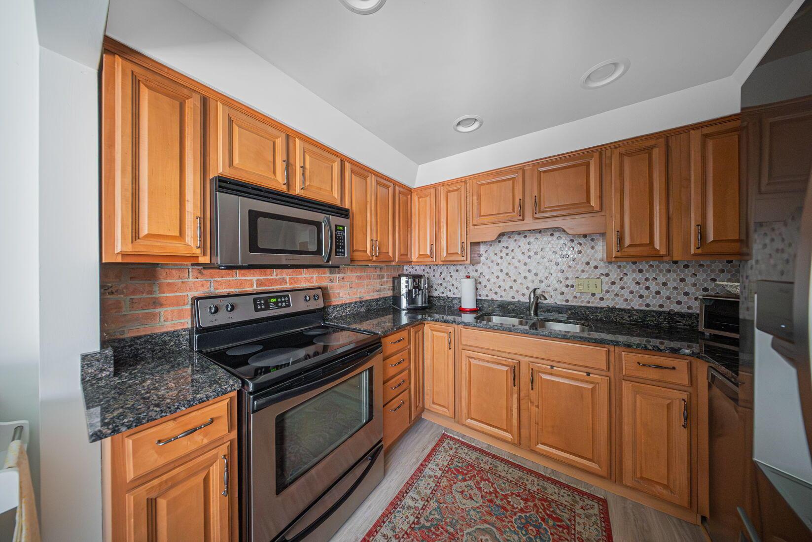 3600 Reed Road, Unit 16 Columbus, OH 43220 - Photo 18 of 45 21-web-or-mls-Maria Milligan - 3600 Reed