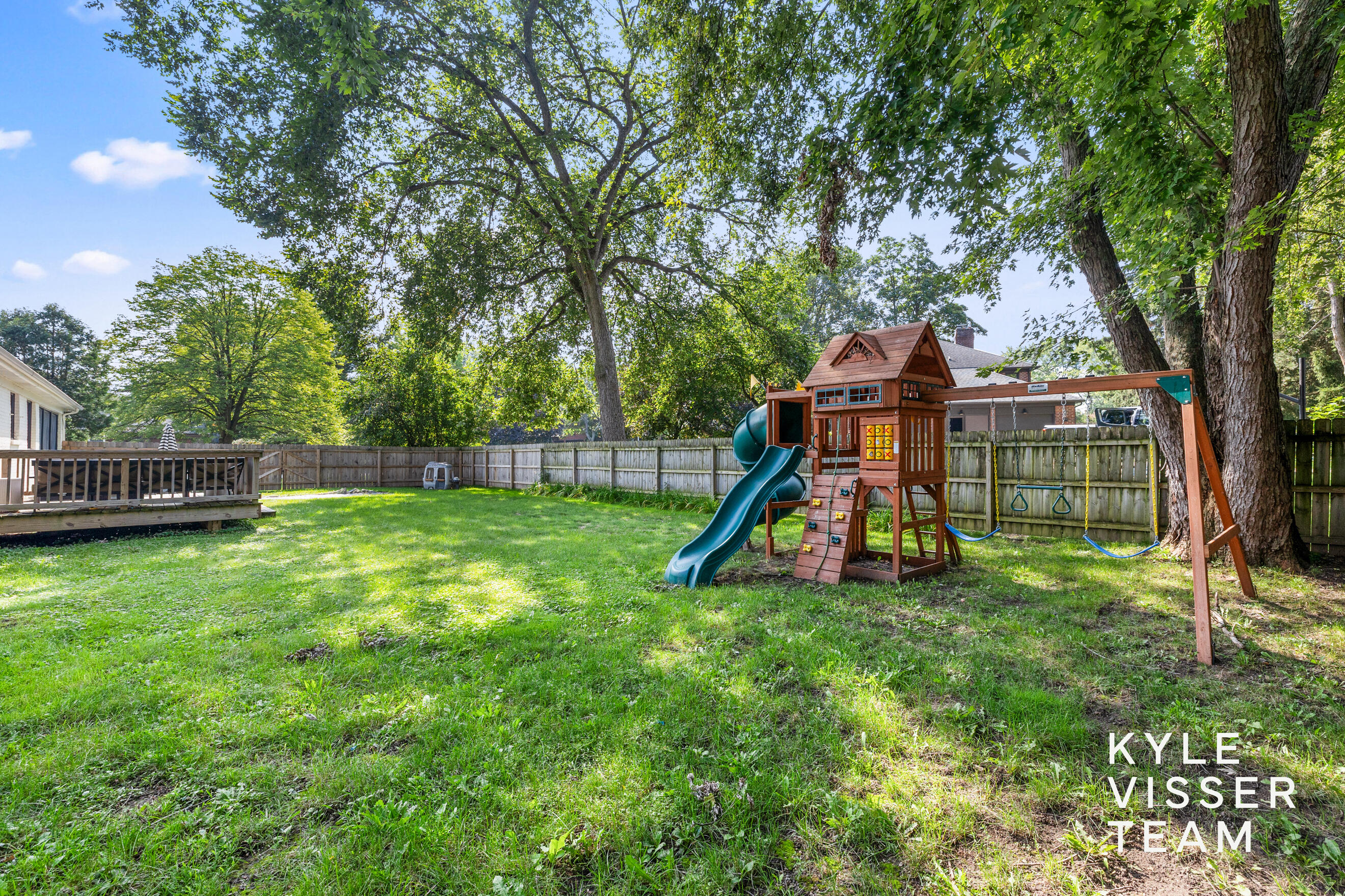 3030 Cascade Road Southeast Grand Rapids, MI 49506 - Photo 43 of 53 Yard