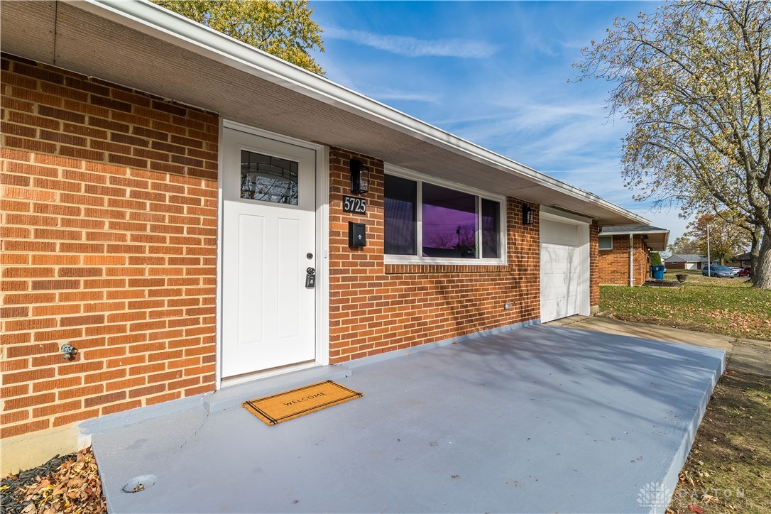 5725 Benedict Road Huber Heights, OH 45424 - Photo 2 of 31