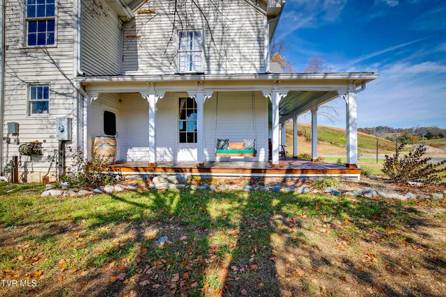 $749,000 | 18254 Providence Road, Abingdon, VA 24210