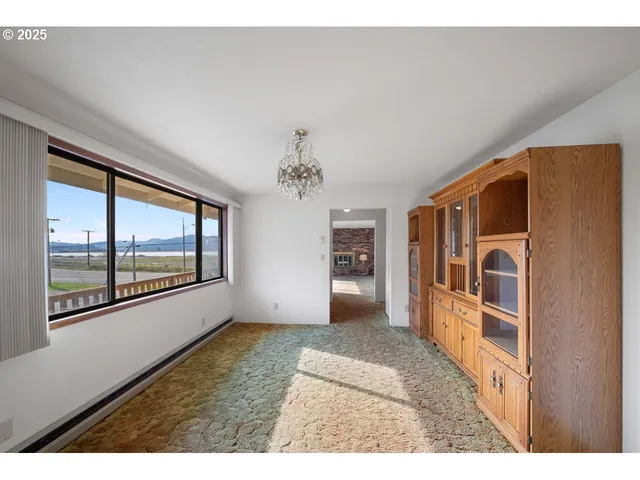 a view of livingroom with window
