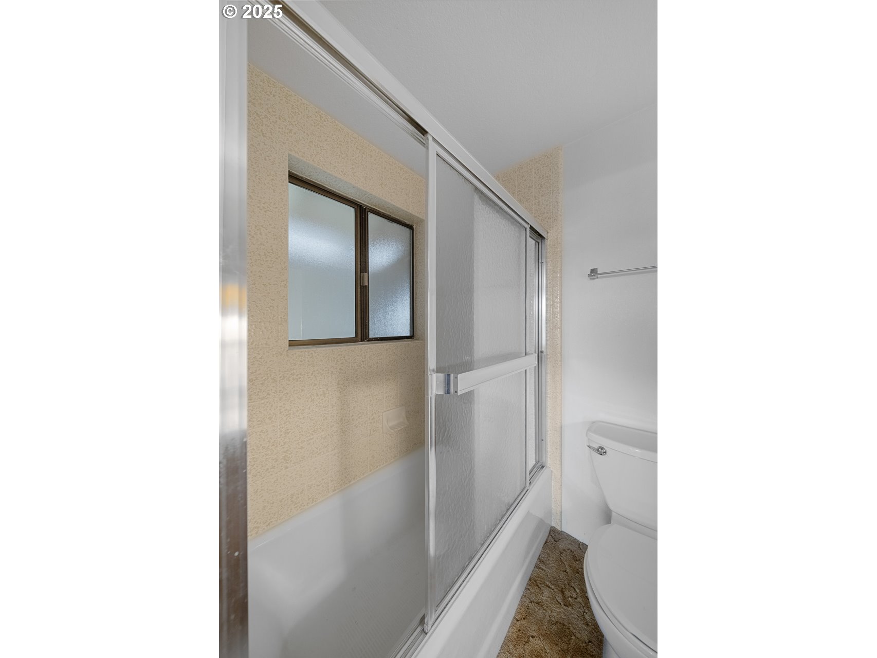 205 Marsh Street Gardiner, OR 97441 - Photo 32 of 46 a picture of a bathroom