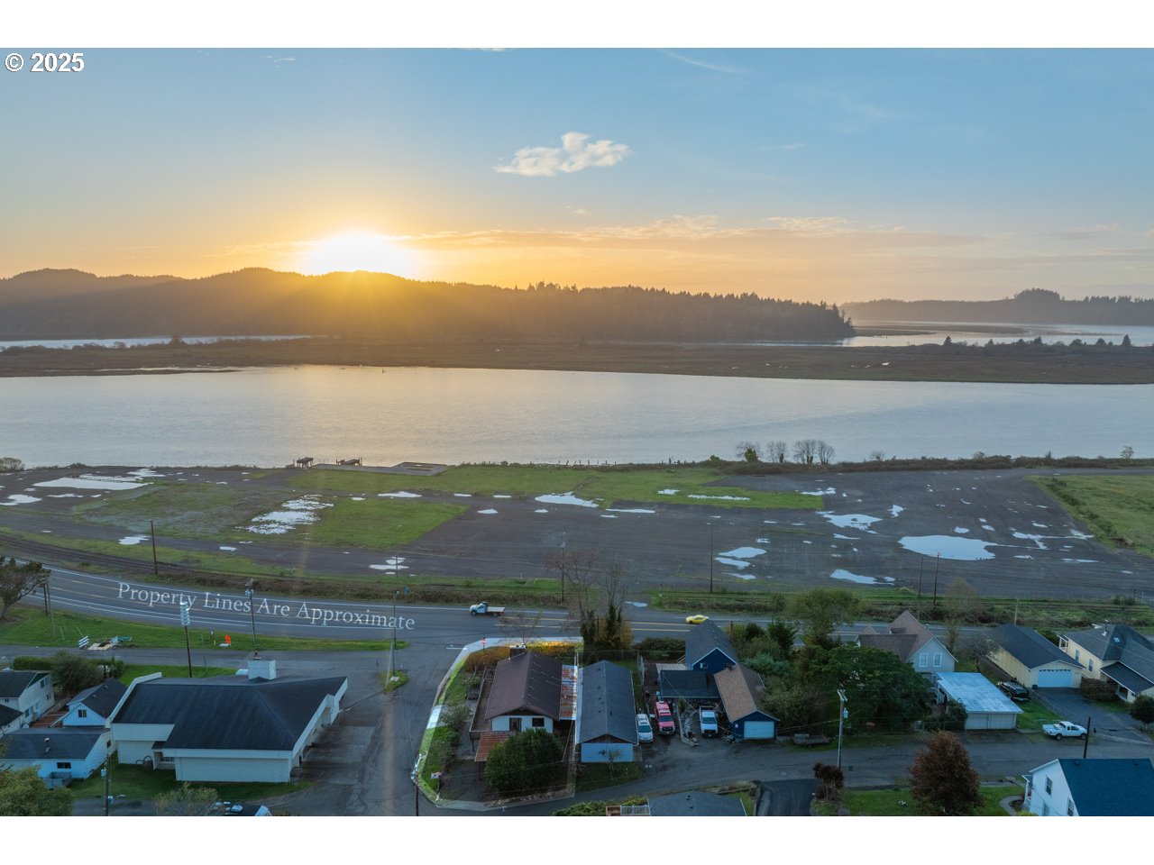 205 Marsh Street Gardiner, OR 97441 - Photo 4 of 46 a view of city and lake