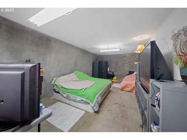 $350,000 | 205 Marsh Street, Gardiner, OR 97441