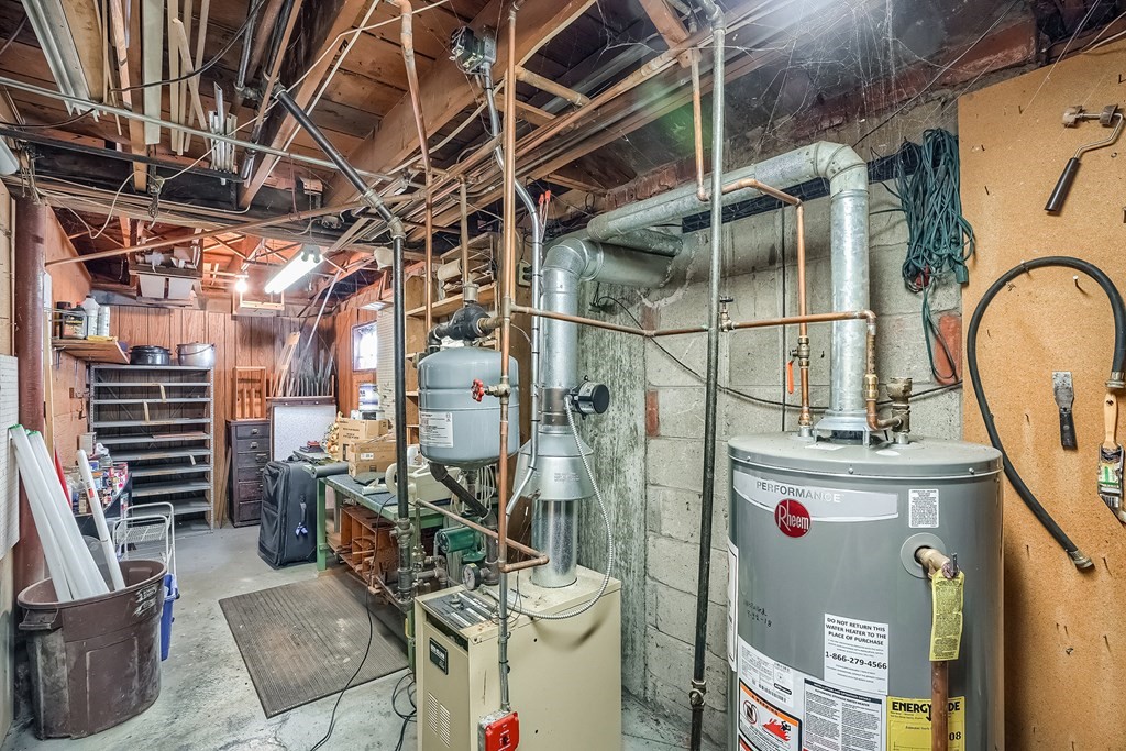 10 Sullivan Drive Randolph, MA 02368 - Photo 30 of 40 a utility room with dryer and washer