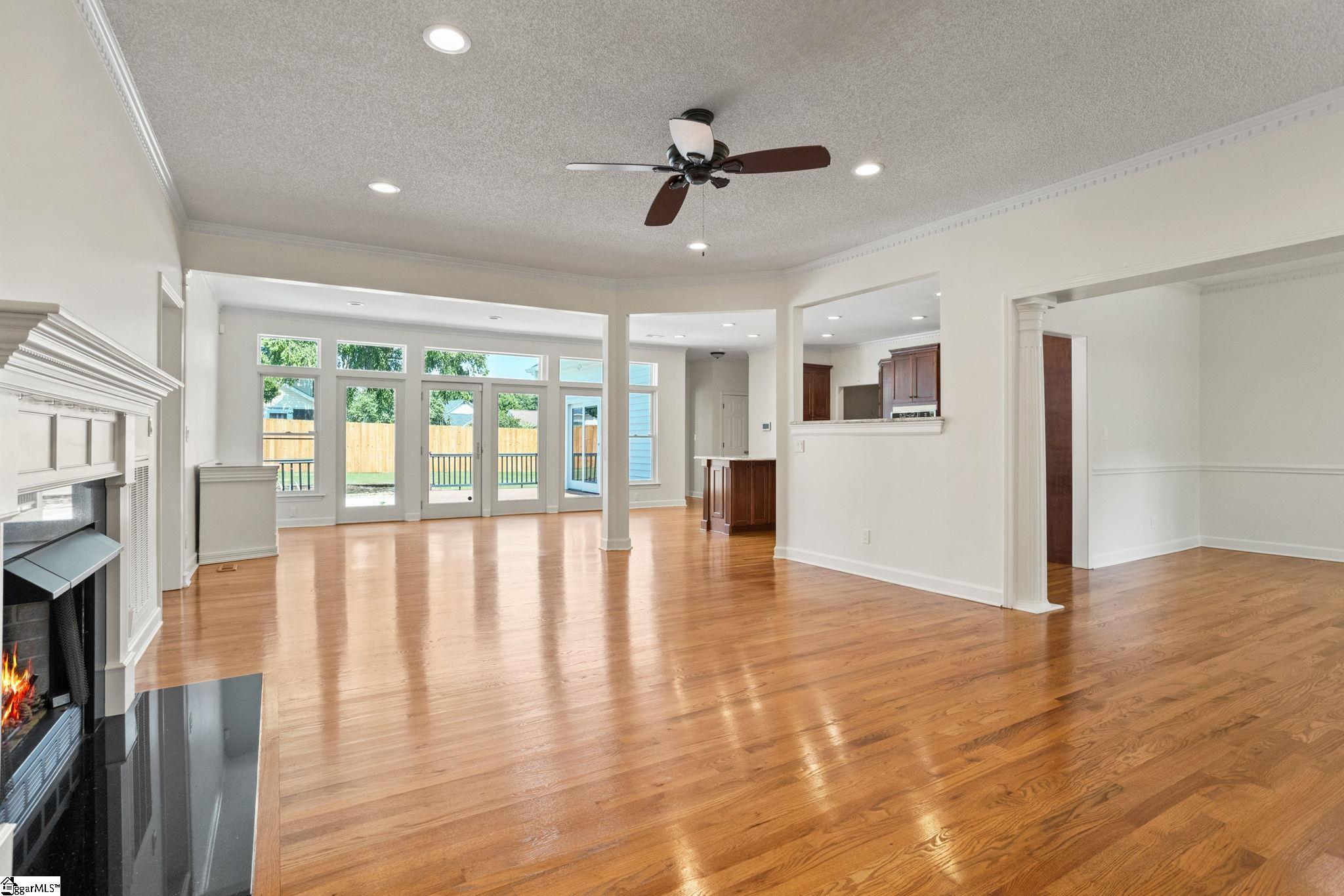241 Hardwood Road Greenville, SC 29607 - Photo 4 of 31 Gallery Image 4
