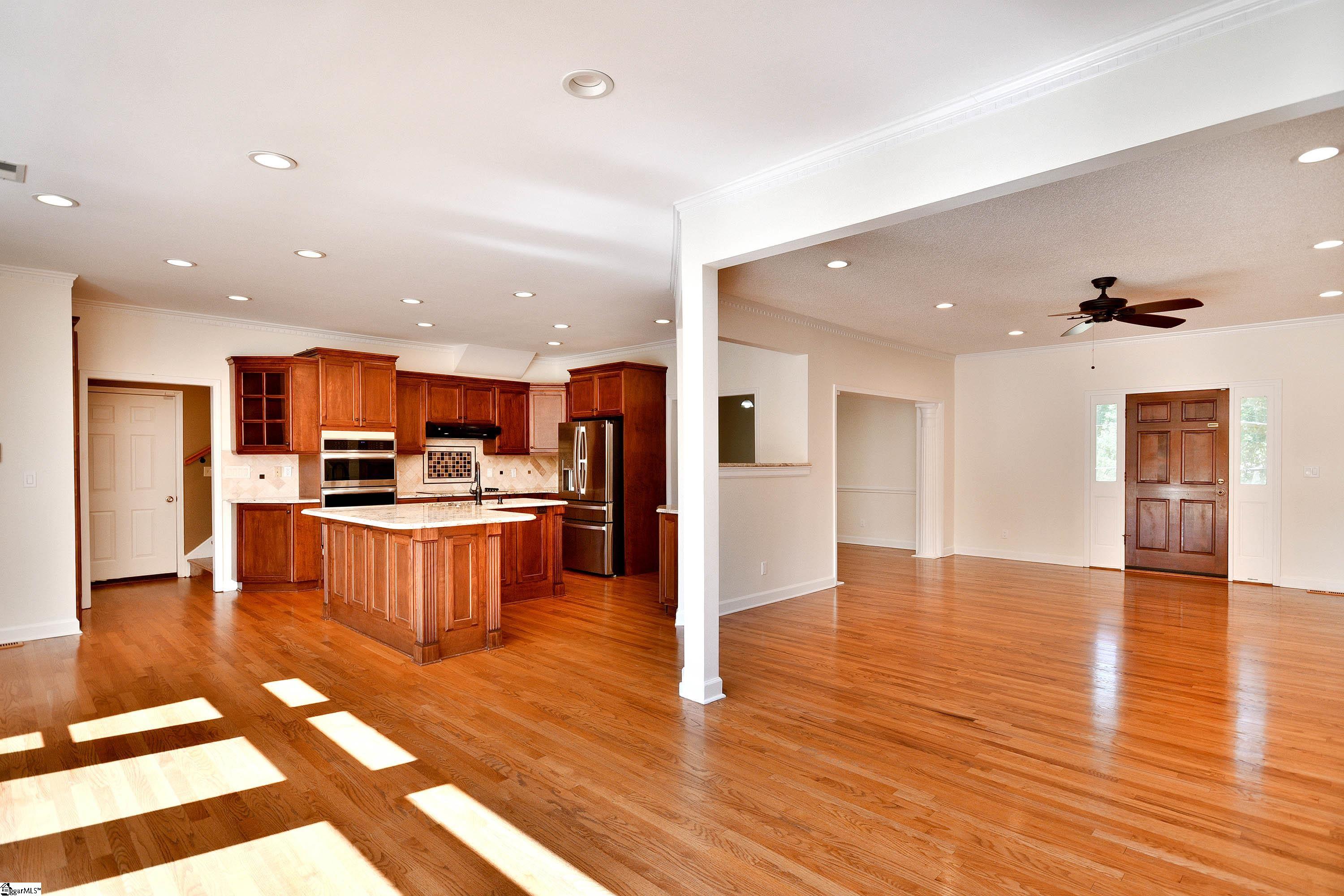 241 Hardwood Road Greenville, SC 29607 - Photo 6 of 31 Gallery Image 6
