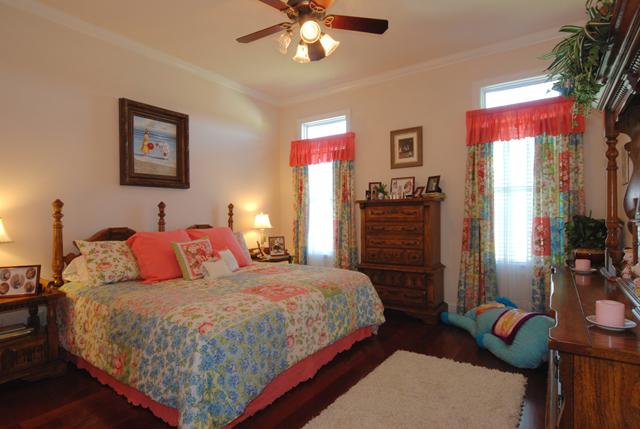 3320 Allen Barrett Road Murfreesboro, TN 37129 - Photo 12 of 19 Large Third Bedroom on Main Level with its OWN BATHROOM!
