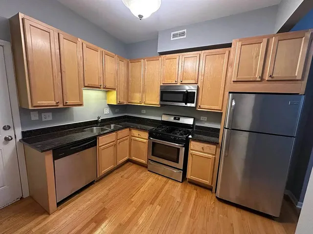 $1,765 | 1032 West Leland Avenue, Unit 3S, Chicago, IL 60640