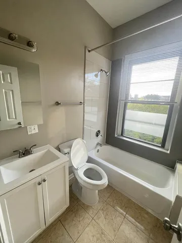 $1,765 | 1032 West Leland Avenue, Unit 3S, Chicago, IL 60640