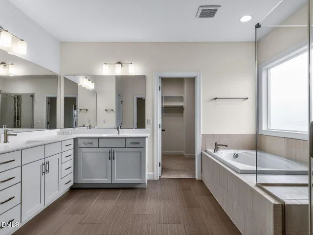 $1,200,000 | 2117 Bee Cave Court, Apex, NC 27539