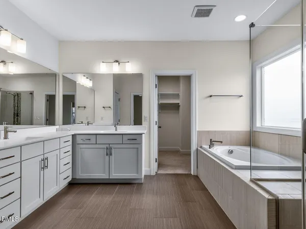 $1,090,000 | 2117 Bee Cave Court, Apex, NC 27539