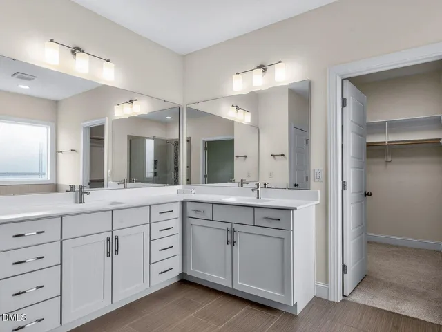 $1,200,000 | 2117 Bee Cave Court, Apex, NC 27539