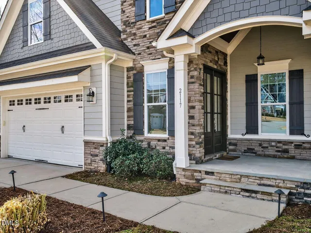 $1,200,000 | 2117 Bee Cave Court, Apex, NC 27539