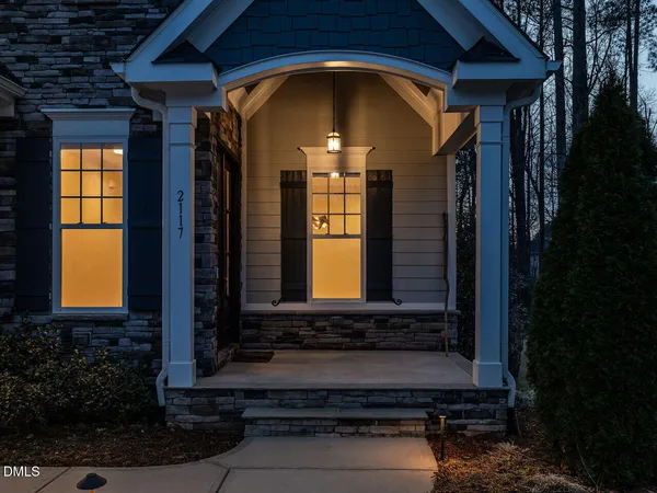 $1,090,000 | 2117 Bee Cave Court, Apex, NC 27539