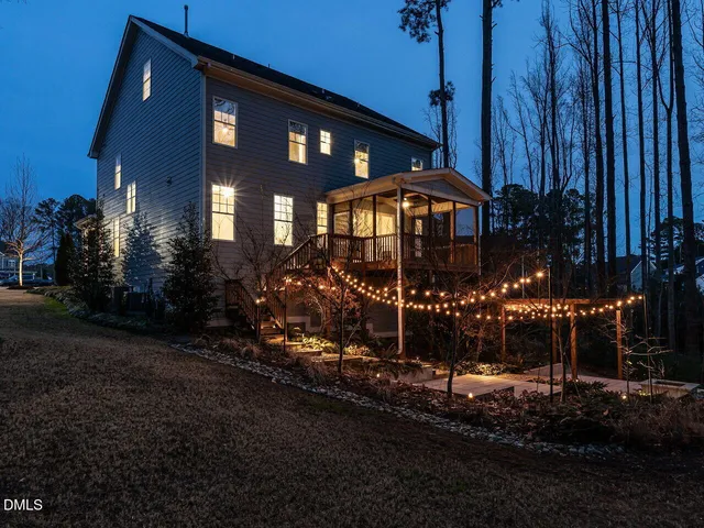 $1,200,000 | 2117 Bee Cave Court, Apex, NC 27539