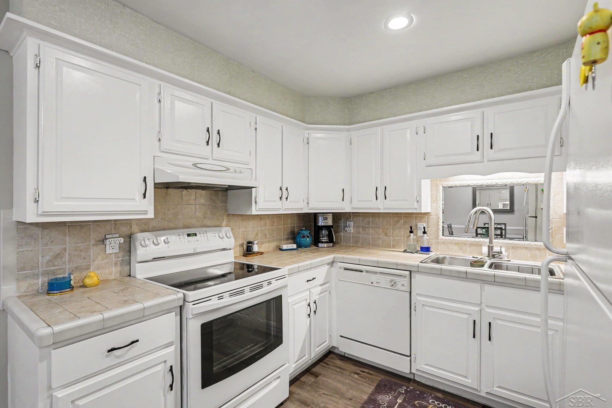 945 Kennely Road Saginaw, MI 48609 - Photo 12 of 20 50220127-a6239e7f-bb53-40ed-a57b-2bf4f4626cac.JPG