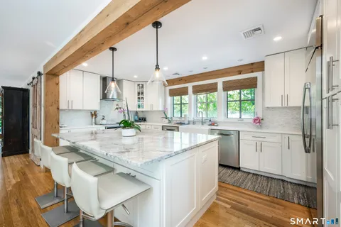 $1,895,000 | 21 Fairfield Avenue, Darien, CT 06820