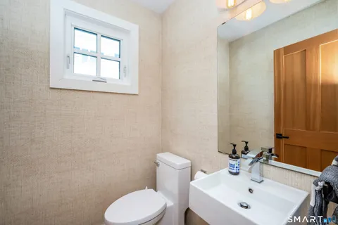 $1,895,000 | 21 Fairfield Avenue, Darien, CT 06820