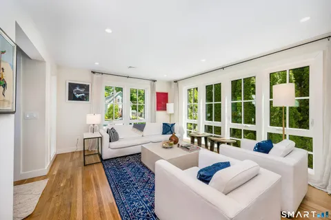 $1,895,000 | 21 Fairfield Avenue, Darien, CT 06820