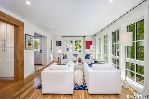 $1,895,000 | 21 Fairfield Avenue, Darien, CT 06820