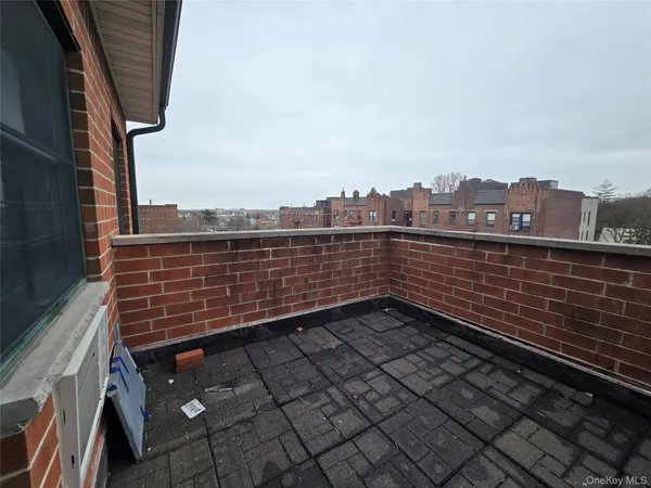 $3,000 | 8371 116th Street, Unit 7C | Kew Gardens