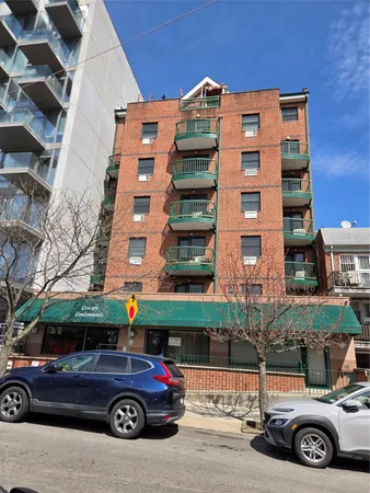 $2,750 | 8371 116th Street, Unit 7C | Kew Gardens