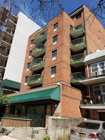 $3,000 | 8371 116th Street, Unit 7C | Kew Gardens