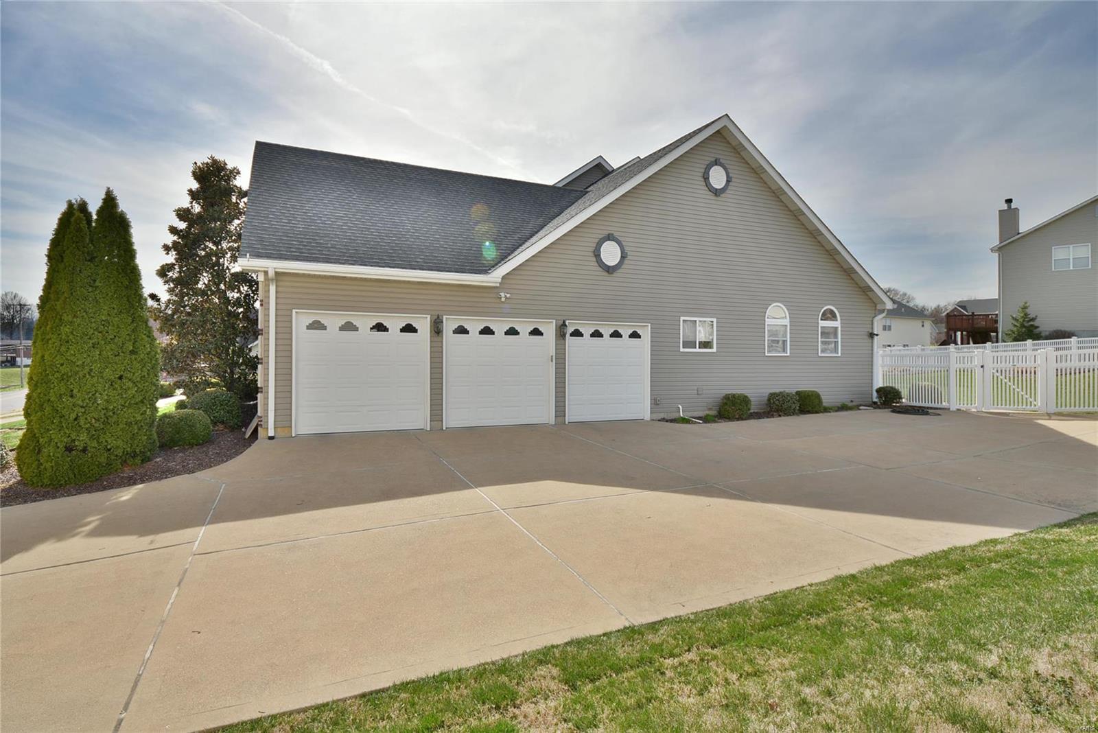 4979 Ambs Road St. Louis, MO 63128 - Photo 9 of 70