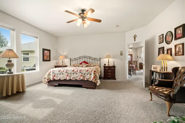 $999,500 | 201 North Galloway Drive, Yakima, WA 98908