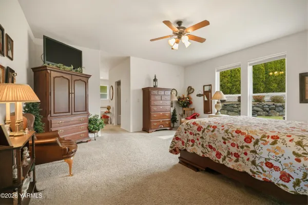 $999,500 | 201 North Galloway Drive, Yakima, WA 98908