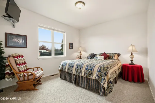 $999,500 | 201 North Galloway Drive, Yakima, WA 98908