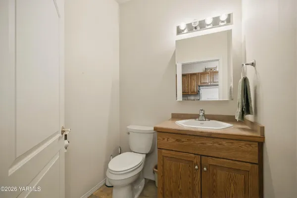 $999,500 | 201 North Galloway Drive, Yakima, WA 98908