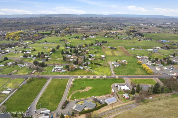 $999,500 | 201 North Galloway Drive, Yakima, WA 98908