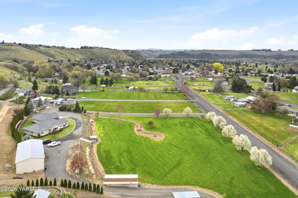 $999,500 | 201 North Galloway Drive, Yakima, WA 98908