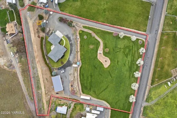 $999,500 | 201 North Galloway Drive, Yakima, WA 98908