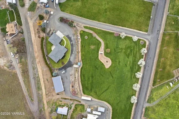 $999,500 | 201 North Galloway Drive, Yakima, WA 98908