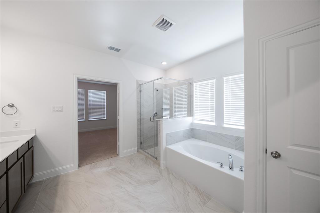 107 National Court Forney, TX 75126 - Photo 14 of 30 Primary Bathroom