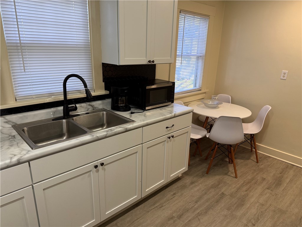 1408 East Buena Vista Avenue Decatur, IL 62521 - Photo 4 of 15 Gallery Image 4