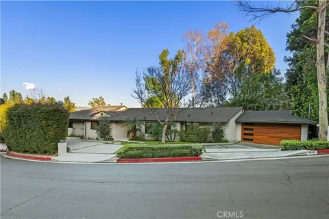 $2,299,999 | 3640 Wrightwood Drive, Studio City, CA 91604