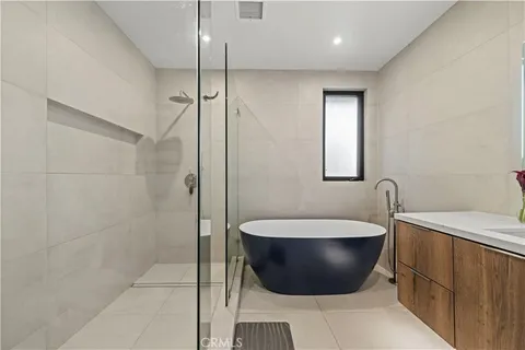 $2,299,999 | 3640 Wrightwood Drive, Studio City, CA 91604
