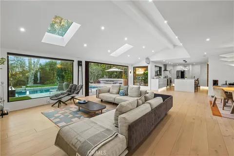 $2,299,999 | 3640 Wrightwood Drive, Studio City, CA 91604