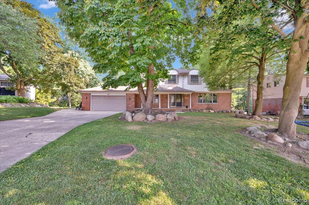 928 Hampstead Lane Rochester Hills, MI 48309 - Photo 4 of 37