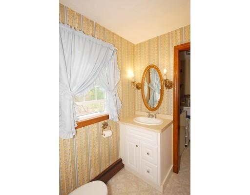 11 Taylor Road Acton, MA 01720 - Photo 8 of 24 Gallery Image 8