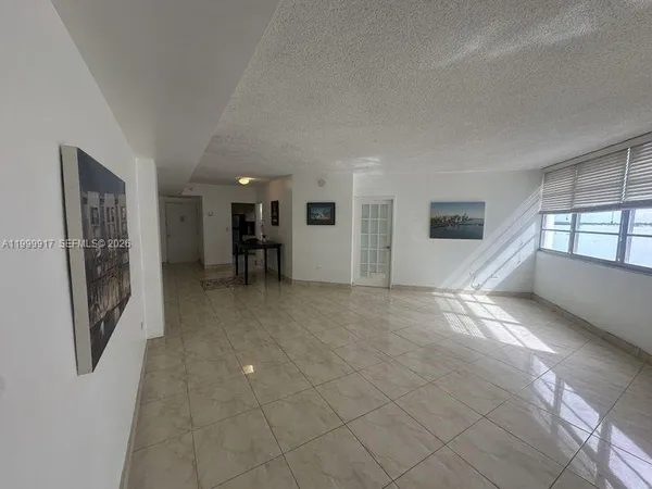 $3,300 | 801 Brickell Bay Drive, Unit 1971, Miami, FL 33131