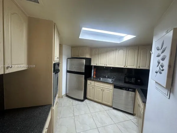 $3,300 | 801 Brickell Bay Drive, Unit 1971, Miami, FL 33131
