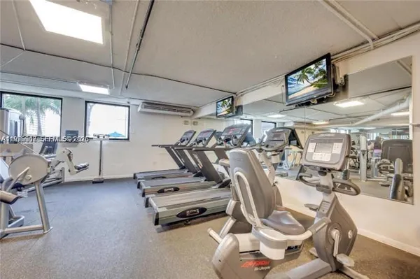 $3,300 | 801 Brickell Bay Drive, Unit 1971, Miami, FL 33131