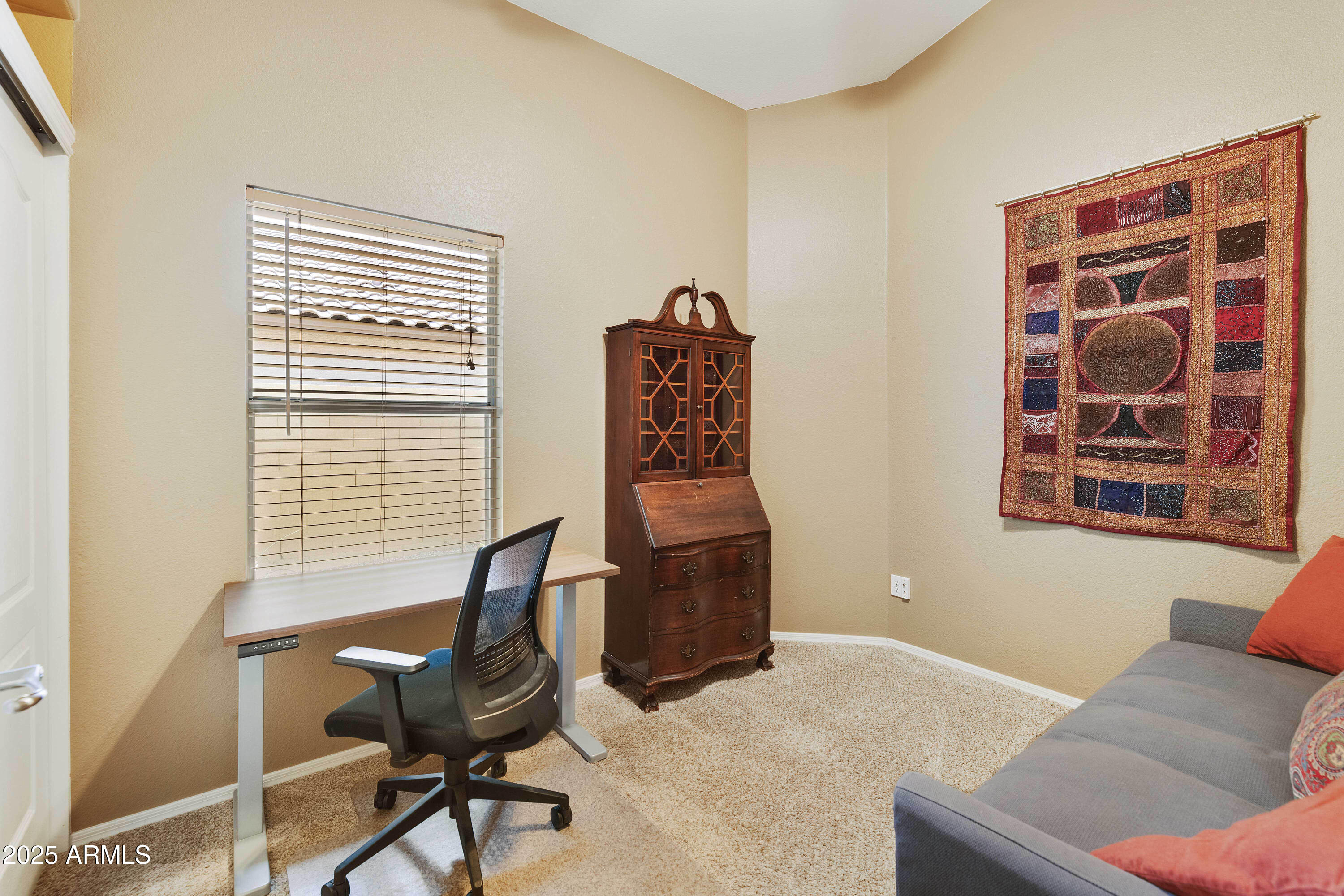 519 East Devon Drive Gilbert, AZ 85296 - Photo 15 of 47 a living room with furniture and a window