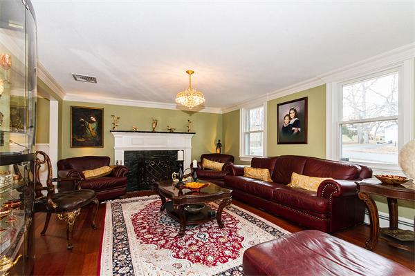 11 Tanglewood Road Needham, MA 02494 - Photo 4 of 29
